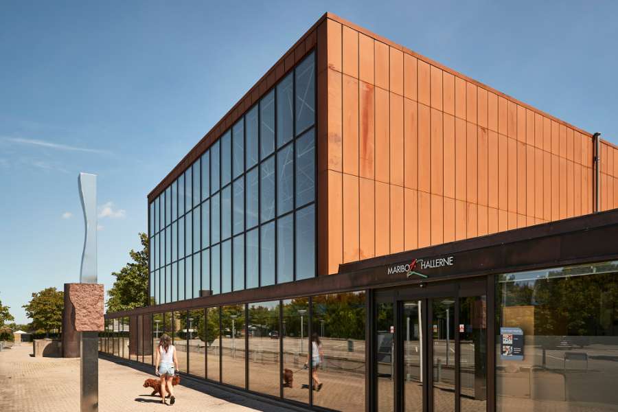 Smukke facadekassetter i cortenstål, Maribo Svømmehal, Ved Stadion 4, 4930 Maribo